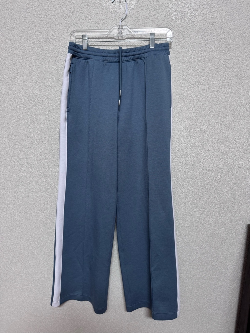 NWOT Abercrombie YPB neoKNIT Wide Leg Sweatpant Women’s S Casual Streetwear